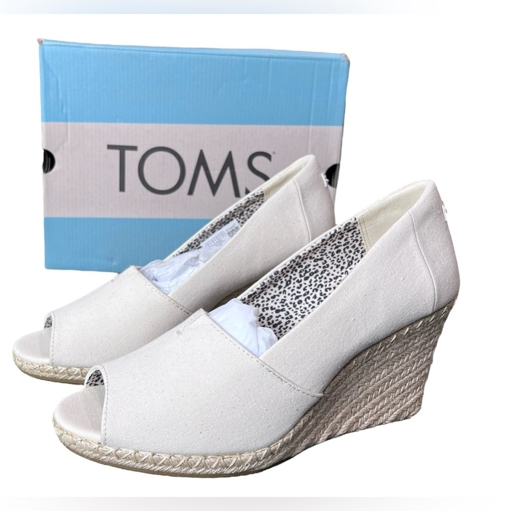 NEW WITH BOX TOMS WOMENS MICHELLE WEDGE - NATURAL